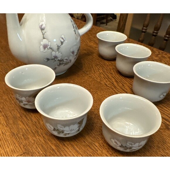Asian Sage Green Long Neck Saki Teapot & 6 Cups Dogwood Branch Japanese Vintage - Picture 4 of 9